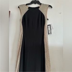 XSCAPE I Long Ity Dress with Caviar Beaded NWT
Sides Size 2 brand new never worn